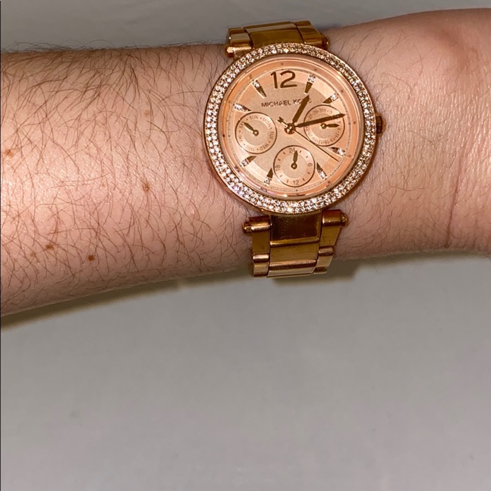 Watch - Picture 2 of 3